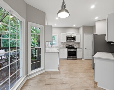 1106 Glenrose Drive Se - Photo Thumbnail 5