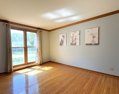 1217 Yorkshire Drive - Photo Thumbnail 4