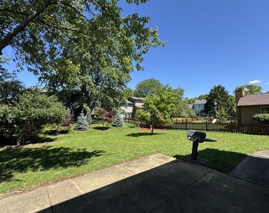 1217 Yorkshire Drive - Photo Thumbnail 23