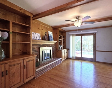 1217 Yorkshire Drive - Photo Thumbnail 5