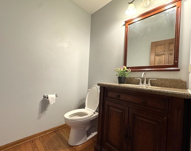 1217 Yorkshire Drive - Photo Thumbnail 11