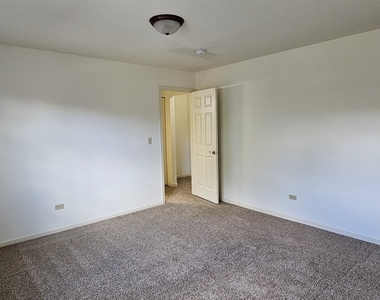 833 Village Quarter Road - Photo Thumbnail 15