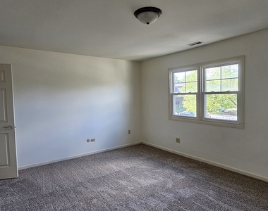 833 Village Quarter Road - Photo Thumbnail 14