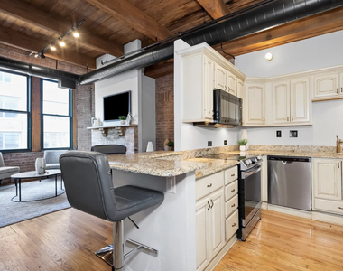 331 S Peoria Street - Photo Thumbnail 4