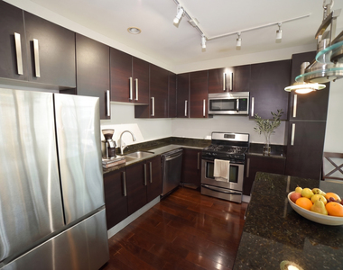 225 S Sangamon Street - Photo Thumbnail 4