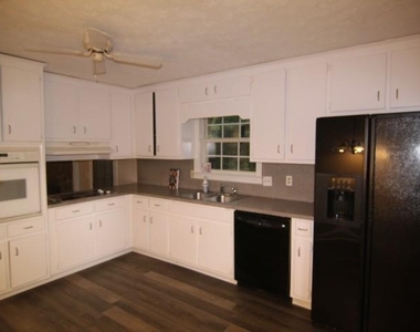 3765 Manor House Drive - Photo Thumbnail 6