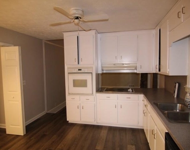 3765 Manor House Drive - Photo Thumbnail 7