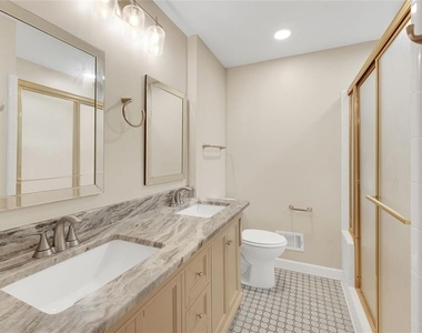4517 E Kings Point Circle - Photo Thumbnail 21