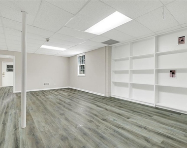 4517 E Kings Point Circle - Photo Thumbnail 27