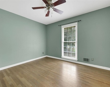 4517 E Kings Point Circle - Photo Thumbnail 16