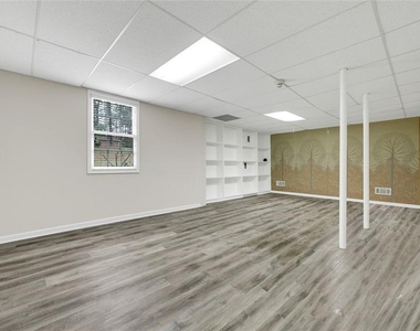 4517 E Kings Point Circle - Photo Thumbnail 28