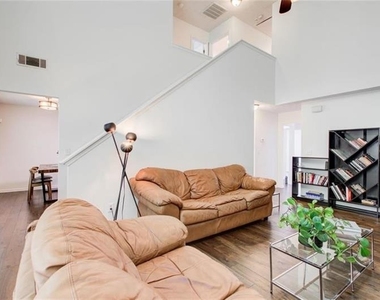 1204 Gates Circle Se - Photo Thumbnail 10