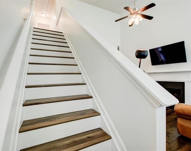 1204 Gates Circle Se - Photo Thumbnail 12