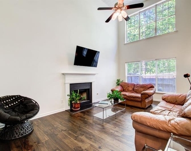 1204 Gates Circle Se - Photo Thumbnail 11