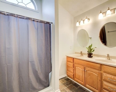 1204 Gates Circle Se - Photo Thumbnail 15
