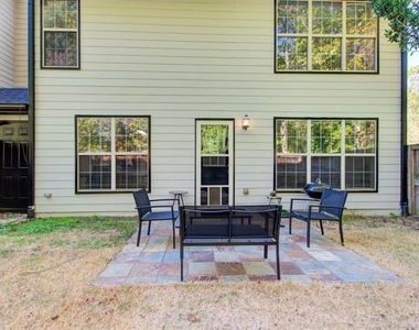1204 Gates Circle Se - Photo Thumbnail 23