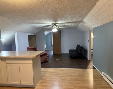 220 7th Street - Photo Thumbnail 3