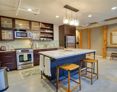 170 Boulevard Se - Photo Thumbnail 5