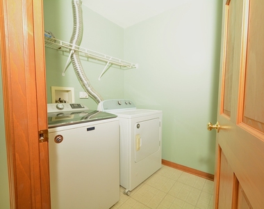 2460 Georgetown Circle - Photo Thumbnail 8