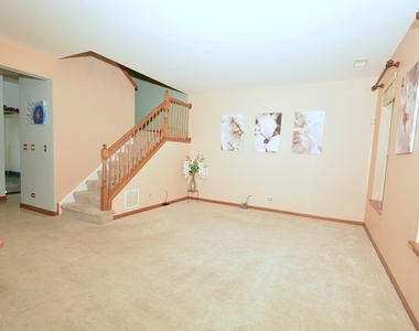 2460 Georgetown Circle - Photo Thumbnail 3