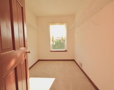 2460 Georgetown Circle - Photo Thumbnail 11