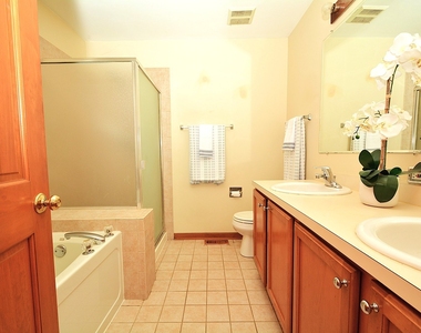 2460 Georgetown Circle - Photo Thumbnail 10