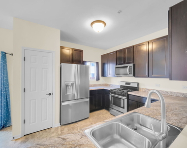 1476 Manning Avenue - Photo Thumbnail 9