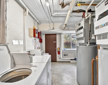 3237 S Manor Drive - Photo Thumbnail 16