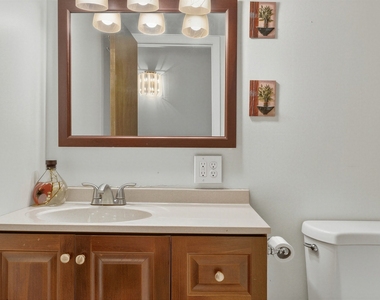 3237 S Manor Drive - Photo Thumbnail 11