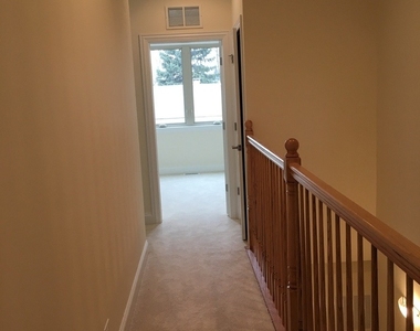 908 East Street - Photo Thumbnail 17