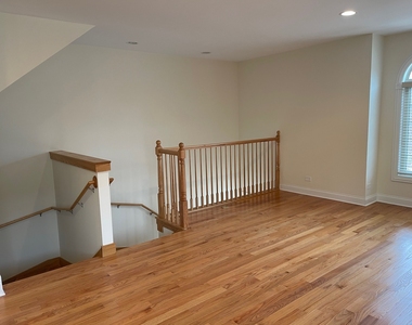 908 East Street - Photo Thumbnail 3