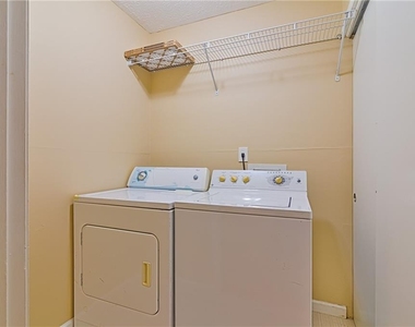1808 Augusta Drive Se - Photo Thumbnail 9