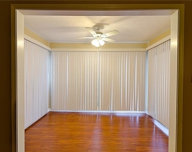 1808 Augusta Drive Se - Photo Thumbnail 3