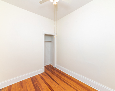 3300 N Racine Avenue - Photo Thumbnail 5