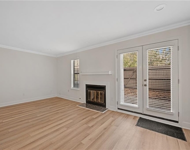 1771 Defoor Avenue Nw - Photo Thumbnail 4