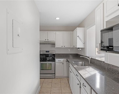 1771 Defoor Avenue Nw - Photo Thumbnail 9