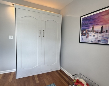 1355 N Sandburg Terrace - Photo Thumbnail 7