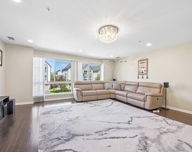 673 E Fountainview Drive - Photo Thumbnail 5