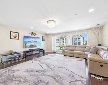 673 E Fountainview Drive - Photo Thumbnail 4
