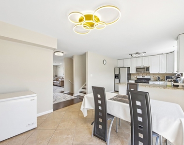 673 E Fountainview Drive - Photo Thumbnail 9