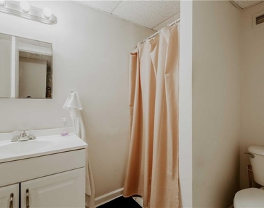 1496 Woodland Avenue Se - Photo Thumbnail 13