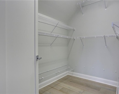 12600 Marstrow Drive - Photo Thumbnail 11