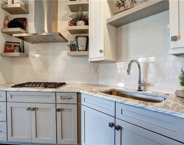 12600 Marstrow Drive - Photo Thumbnail 8