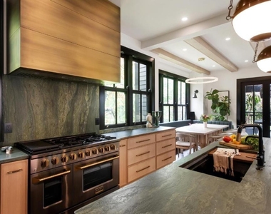 349 N Highland Avenue N - Photo Thumbnail 20
