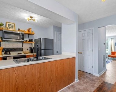 1327 Hollenbeck Lane - Photo Thumbnail 8