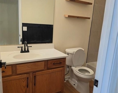1327 Hollenbeck Lane - Photo Thumbnail 20
