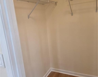 1327 Hollenbeck Lane - Photo Thumbnail 18