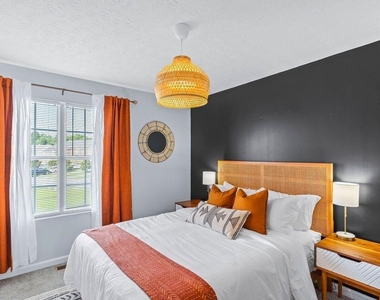 1327 Hollenbeck Lane - Photo Thumbnail 9