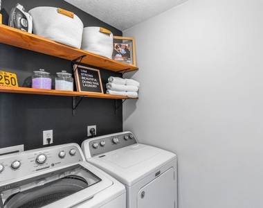 1327 Hollenbeck Lane - Photo Thumbnail 11