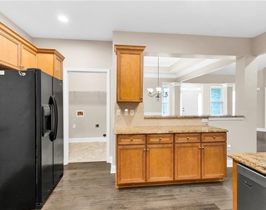 5358 Manor View Drive Nw - Photo Thumbnail 9